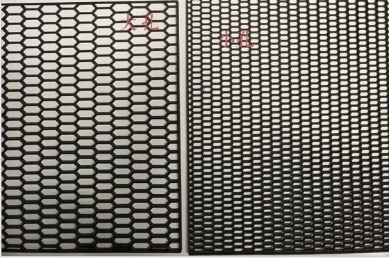 Le PVC de fibre de carbone a enduit Mesh Black Automobile Network fil enduit en plastique Mesh Panels de taille de 120cm x de 40cm