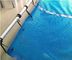 Um la piscine imperméable de l'hiver 500 couvre la couverture solaire en plastique bleue de piscine de PE d'isolation d'Inground